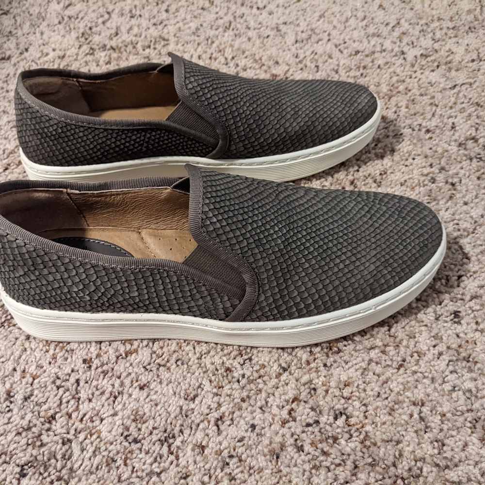 Sofft women's grey loafers